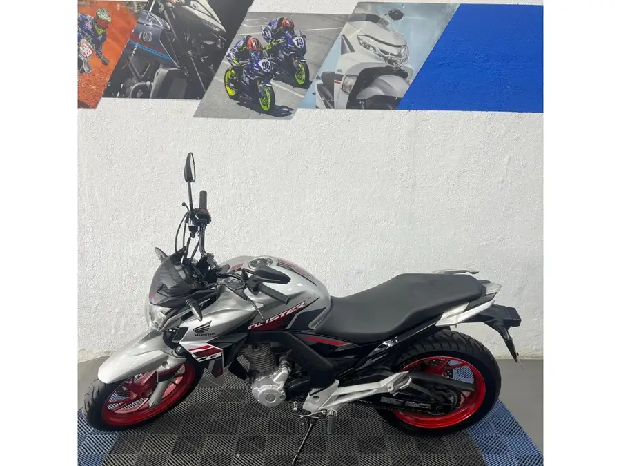 Honda CB Twister 250 2021