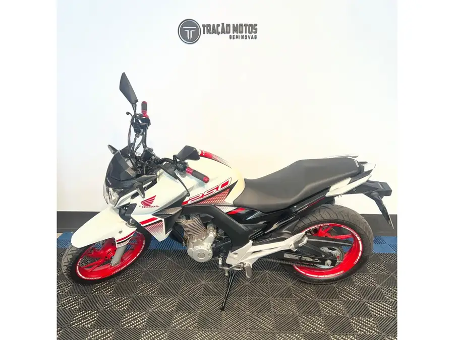Honda CB 250 Twister 2022